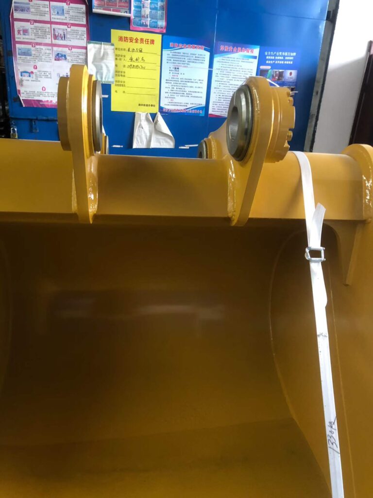 CAT 330 Excavator Bucket spare parts photo 7