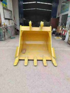 CAT 330 Excavator Bucket spare parts photo 1