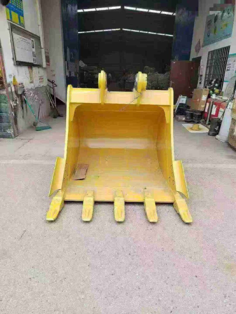 CAT 330 Excavator Bucket spare parts photo 1