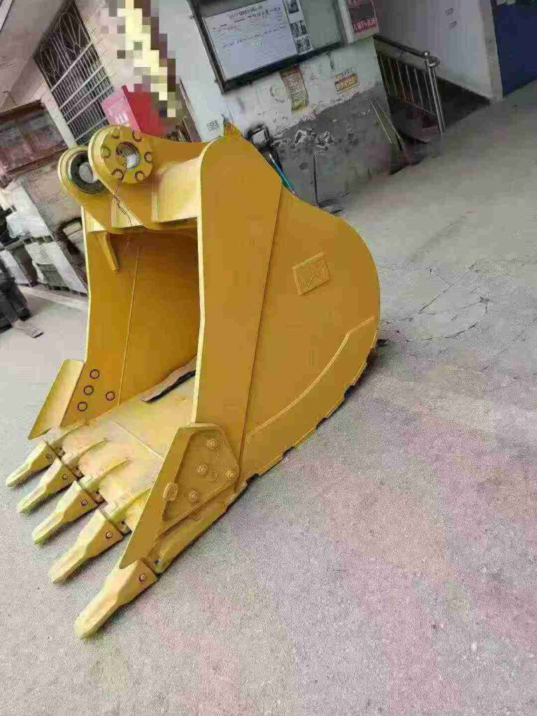 CAT 330 Excavator Bucket spare parts photo 2