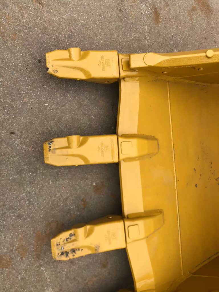 CAT 336, CAT 330 Excavator Bucket spare parts photo 2