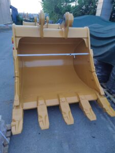 CAT 336, CAT 349 Excavator Bucket spare parts photo 1