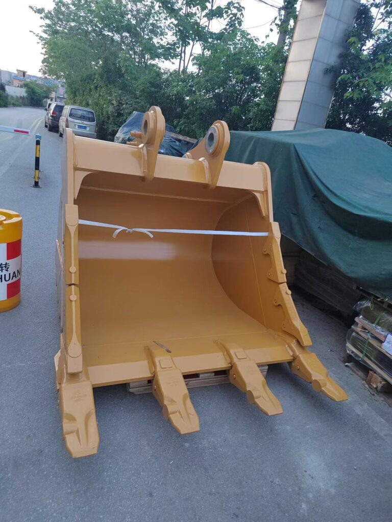CAT 336, CAT 349 Excavator Bucket spare parts photo 1