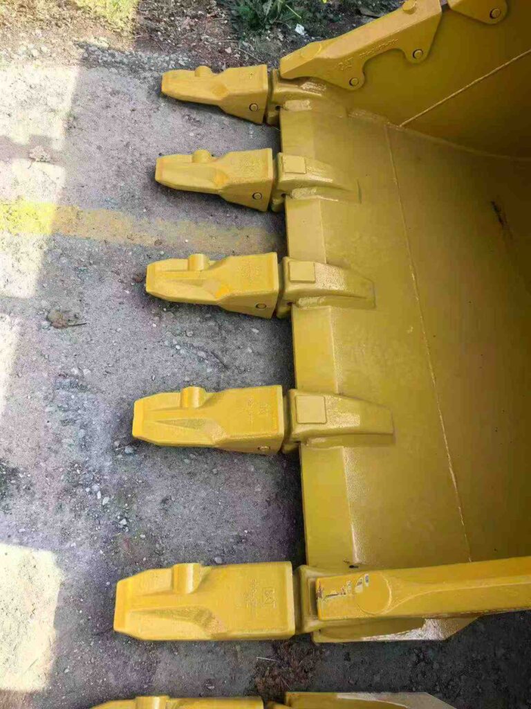 CAT 336 Excavator Bucket spare parts photo 5