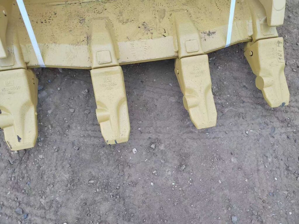 CAT 336 Excavator Bucket spare parts photo 2