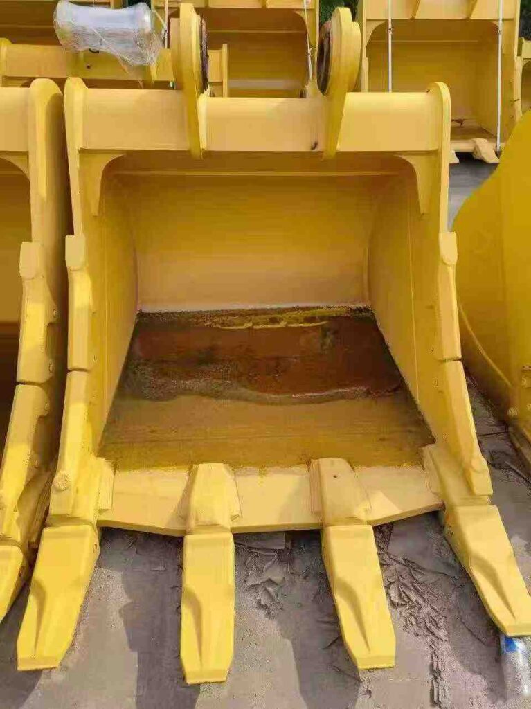 CAT 336 Excavator Bucket spare parts photo 1