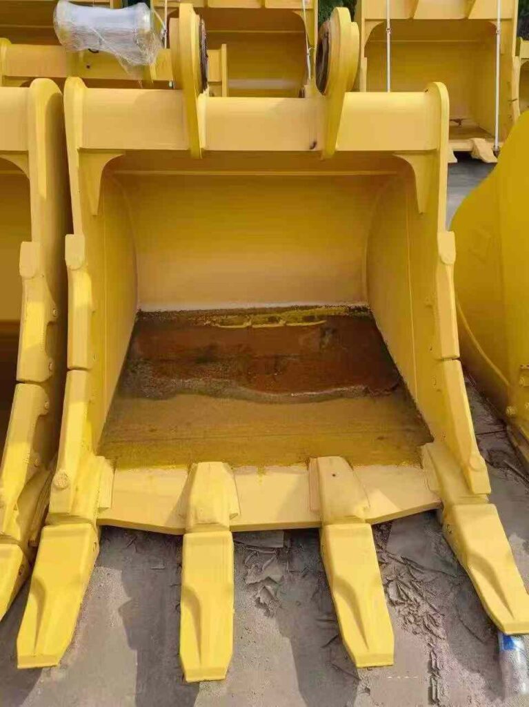 CAT 336 Excavator Bucket spare parts photo 1