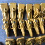 CAT 349 Bucket Teeth / Cutting Edge spare parts photo 1