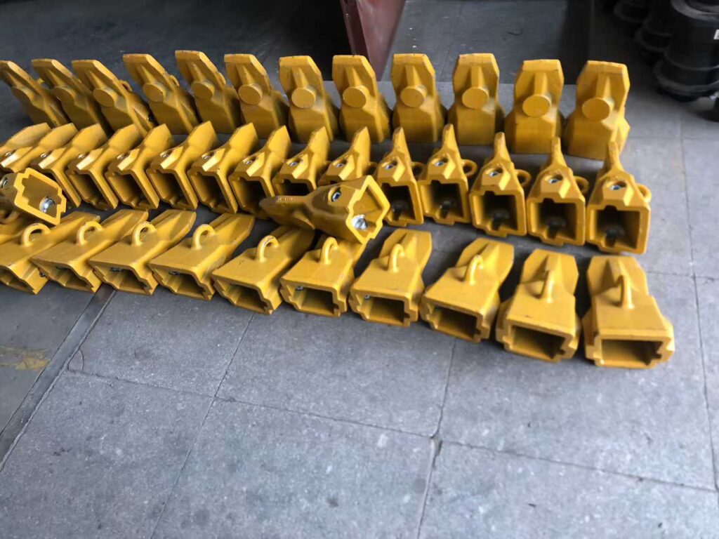 CAT 349 Bucket Teeth / Cutting Edge spare parts photo 3