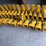 CAT 349 Bucket Teeth / Cutting Edge spare parts photo 3