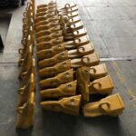 CAT 349 Bucket Teeth / Cutting Edge spare parts photo 5