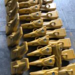 CAT 349 Bucket Teeth / Cutting Edge spare parts photo 6