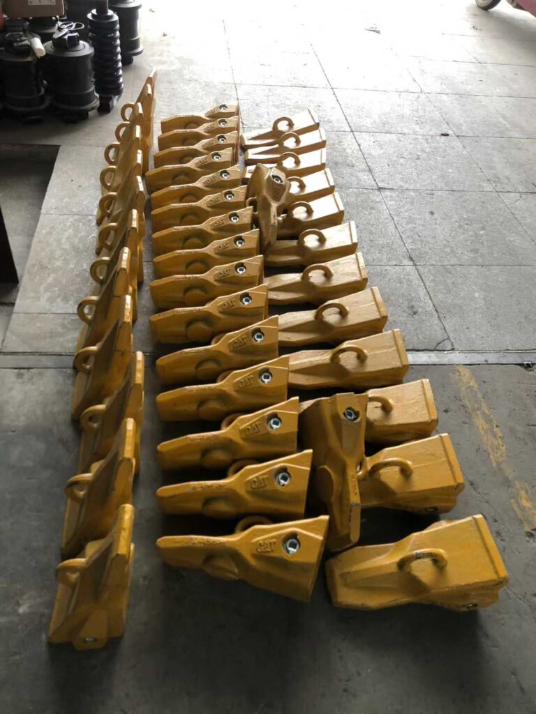 CAT 349 Bucket Teeth / Cutting Edge spare parts photo 9