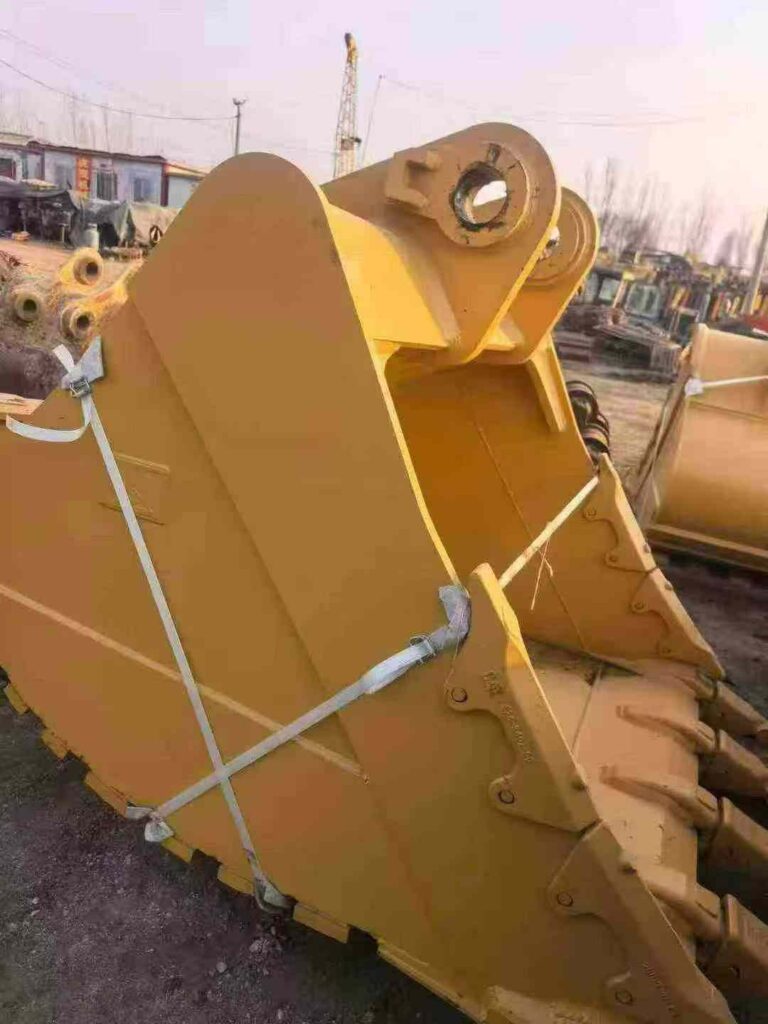 CAT 349 Excavator Bucket spare parts photo 1