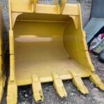 CAT 349 Excavator Bucket spare parts photo 1