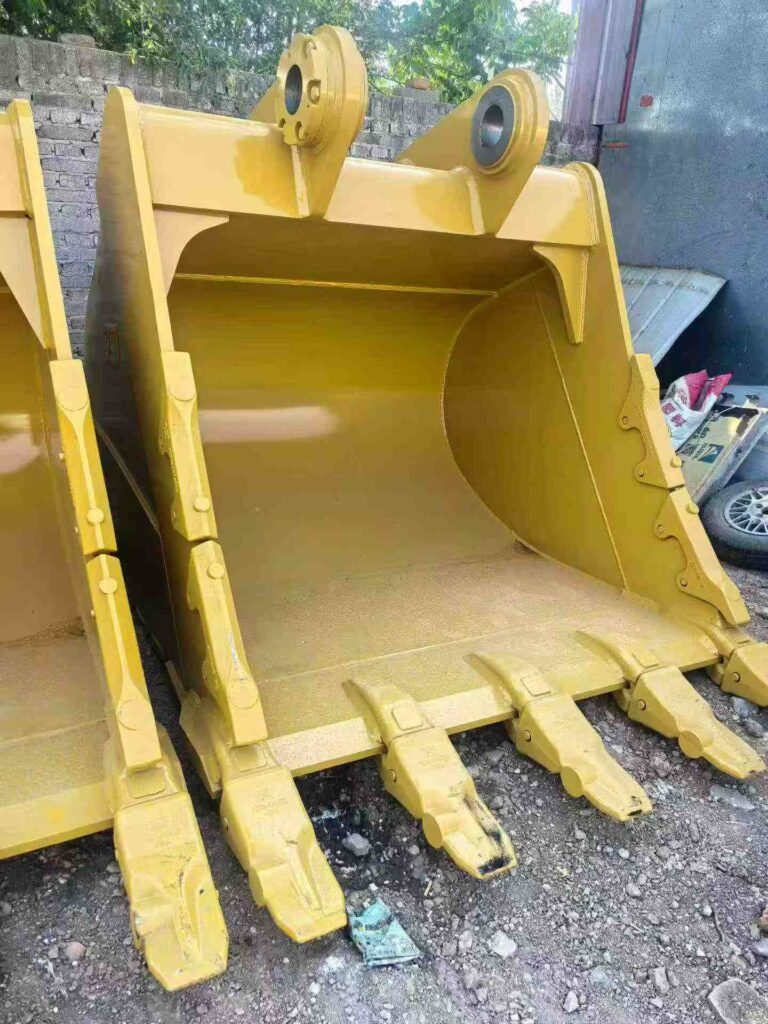 CAT 349 Excavator Bucket spare parts photo 2