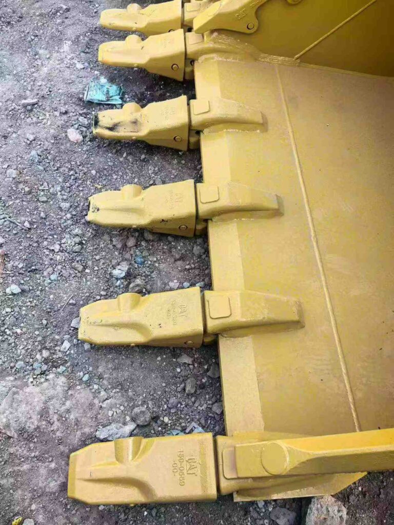 CAT 349 Excavator Bucket spare parts photo 6