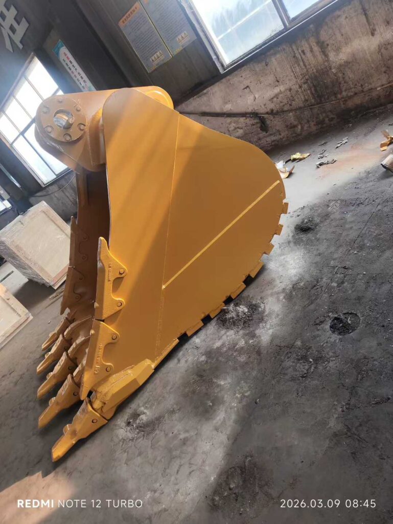 CAT 349 Excavator Bucket spare parts photo 2
