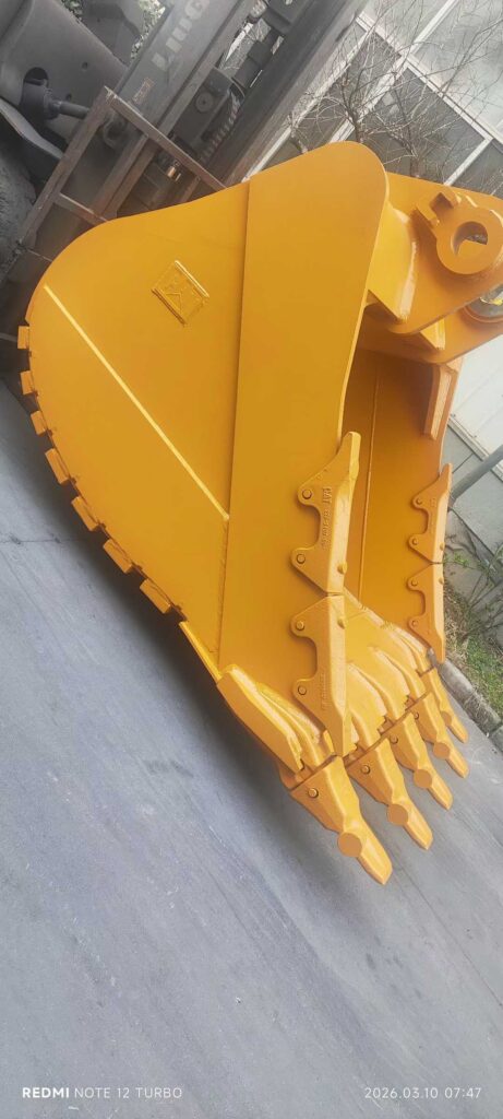 CAT 349 Excavator Bucket spare parts photo 5