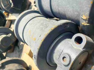 CAT 365, CAT 385, CAT 390, LIUGONG 970 Track Roller spare parts photo 1
