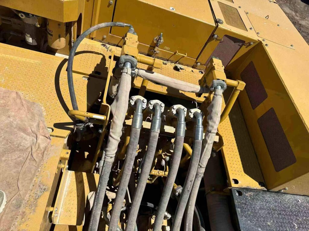 CAT 374 used excavator photo 6