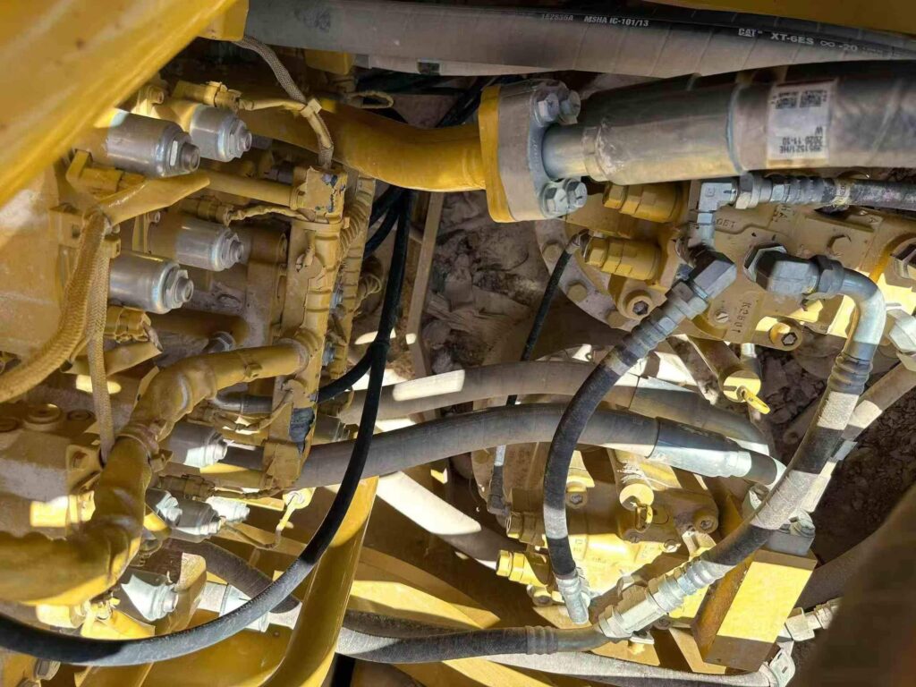 CAT 374 used excavator photo 8