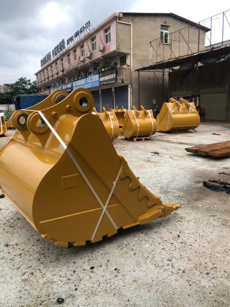 CAT Excavator Bucket spare parts photo 1
