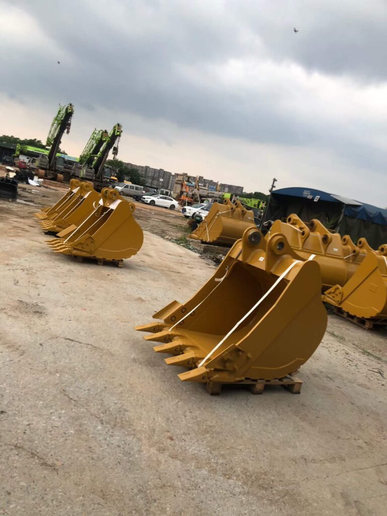 CAT Excavator Bucket spare parts photo 6