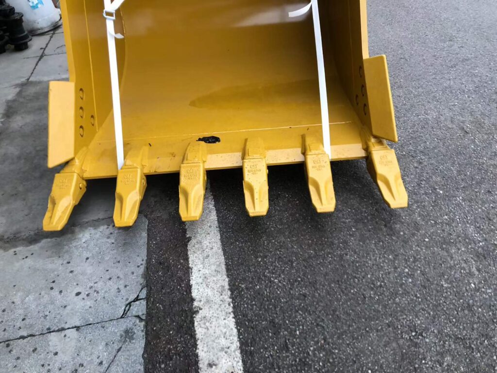 CAT Excavator Bucket spare parts photo 2
