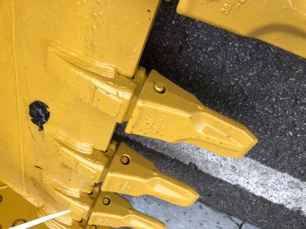 CAT Excavator Bucket spare parts photo 3