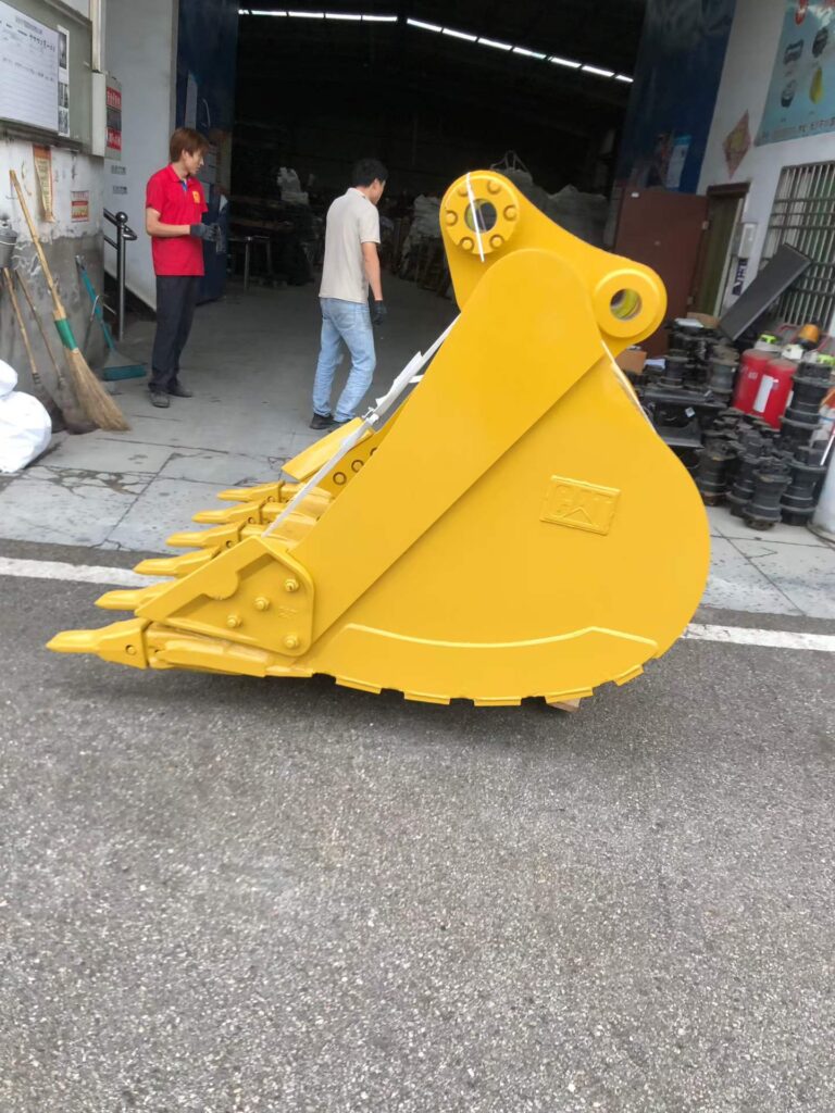 CAT Excavator Bucket spare parts photo 4