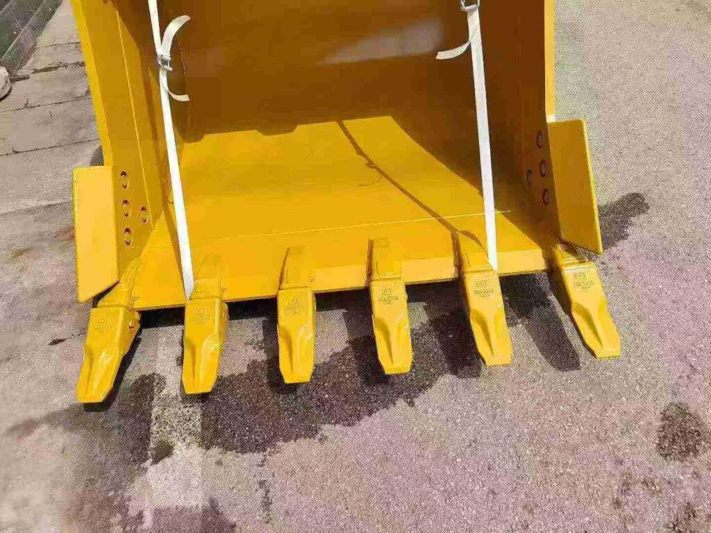 CAT Excavator Bucket spare parts photo 2