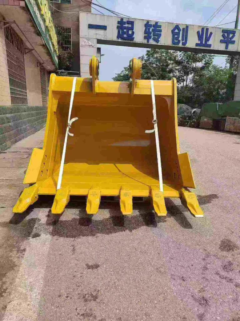 CAT Excavator Bucket spare parts photo 1