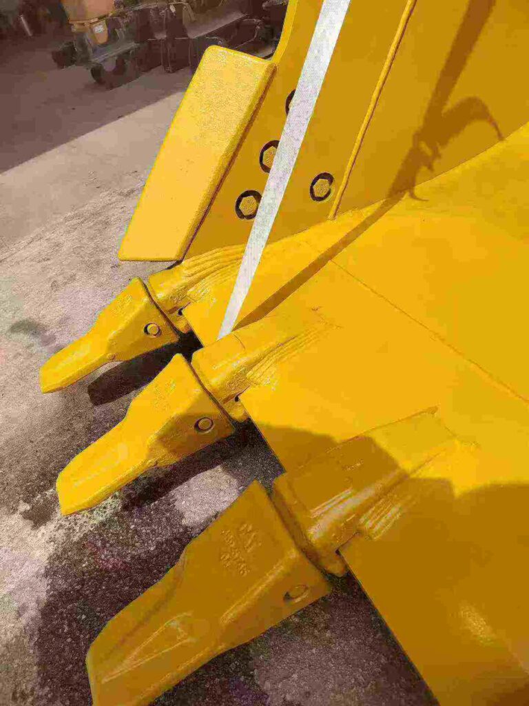 CAT Excavator Bucket spare parts photo 3