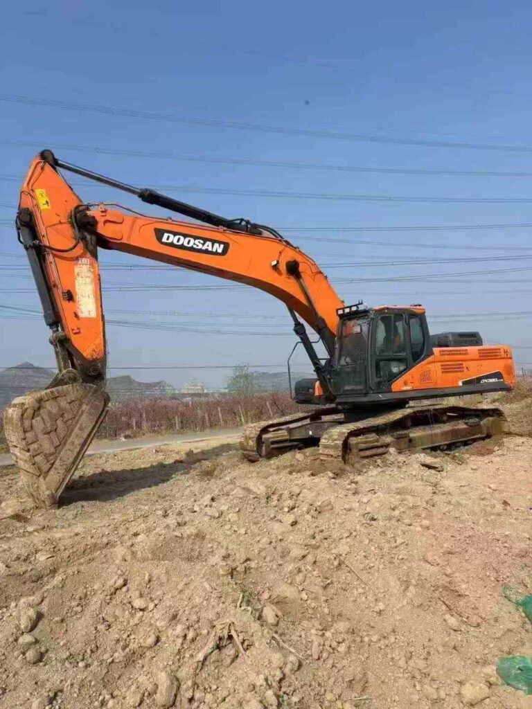 DOOSAN DX380LC used excavator photo 1