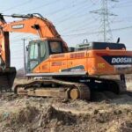 DOOSAN DX380LC used excavator photo 2