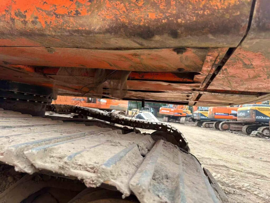 DOOSAN DH225-7 used excavator photo 3