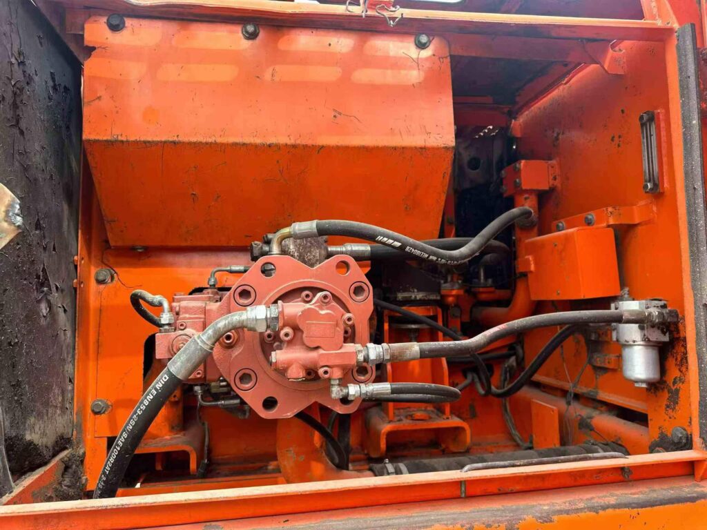 DOOSAN DH225-7 used excavator photo 6