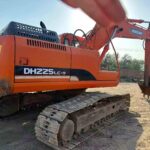 DOOSAN DH225-9 used excavator photo 1
