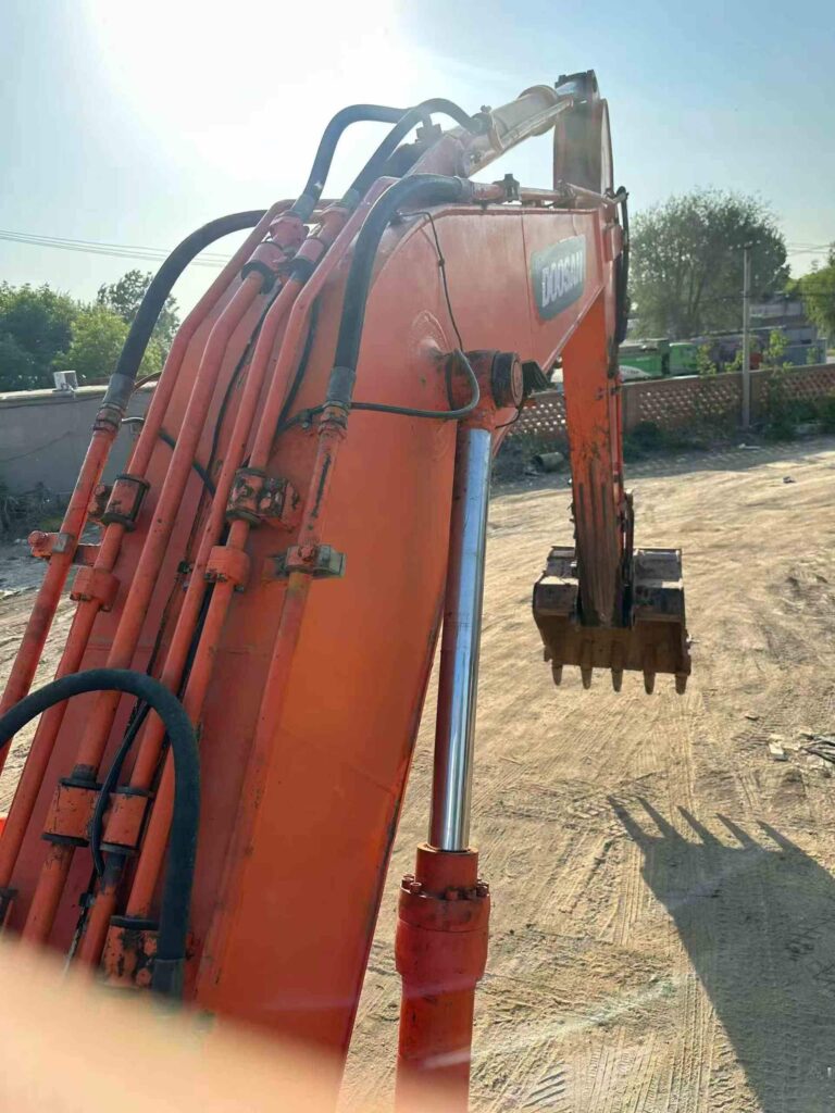 DOOSAN DH225-9 used excavator photo 9