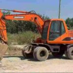DOOSAN DX150 used excavator photo 1