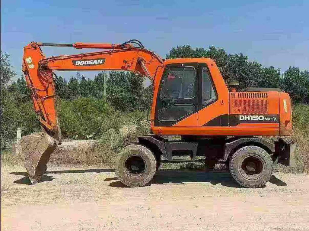 DOOSAN DX150 used excavator photo 5
