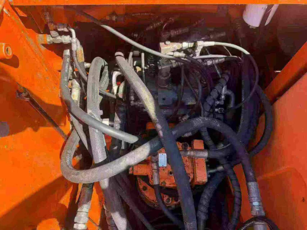 DOOSAN DX150 used excavator photo 7