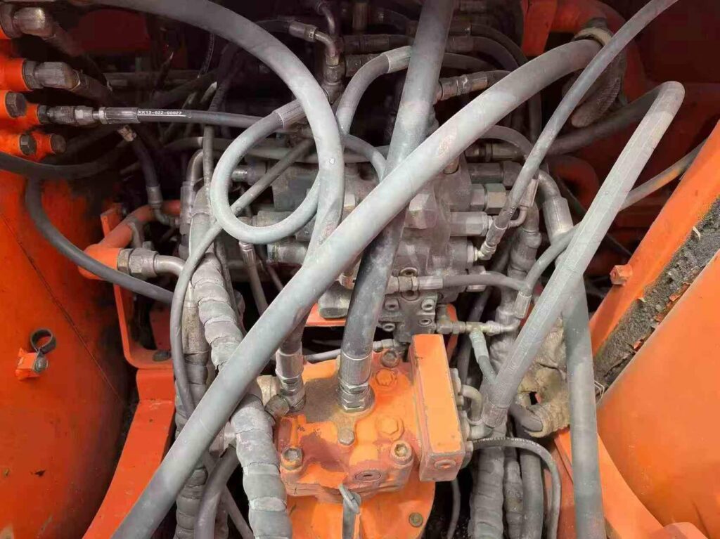 DOOSAN DX150 used excavator photo 9
