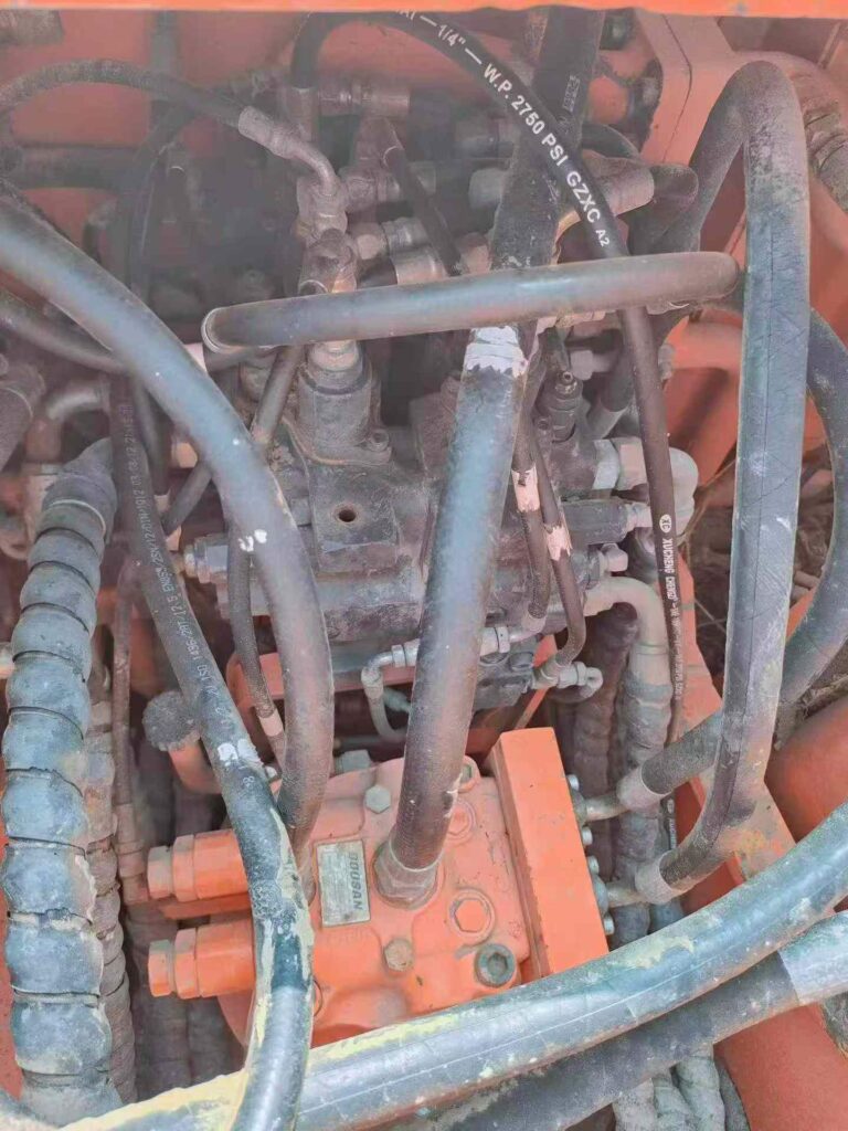 DOOSAN DX150 used excavator photo 5
