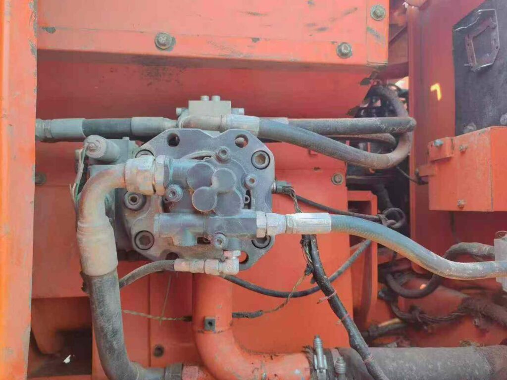 DOOSAN DX150 used excavator photo 6