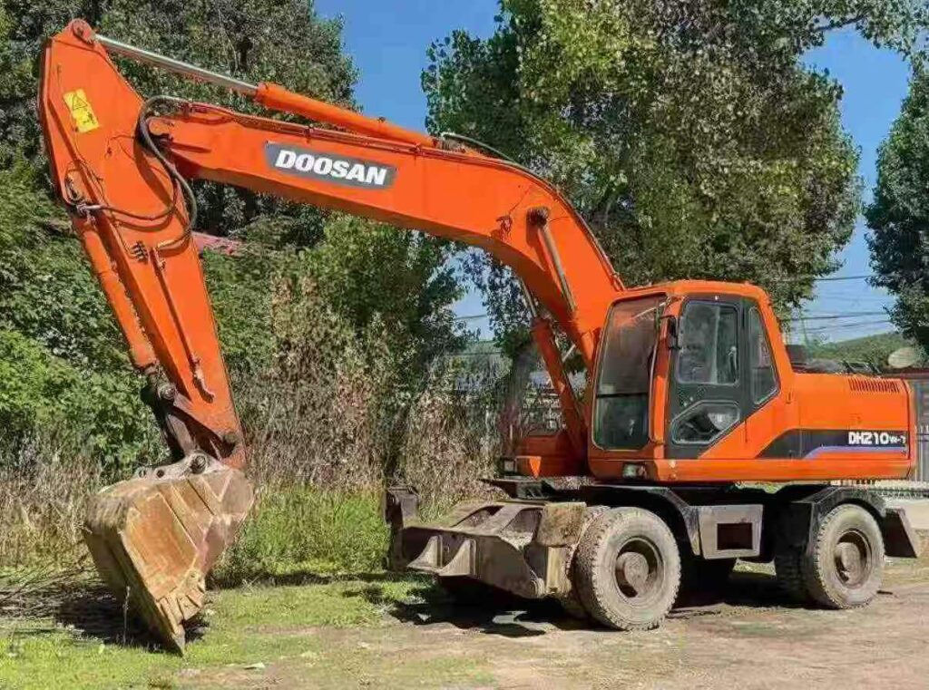 DOOSAN DX210 used excavator photo 3