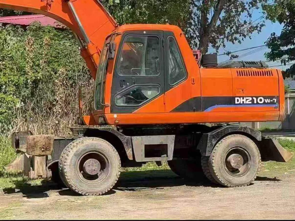 DOOSAN DX210 used excavator photo 5