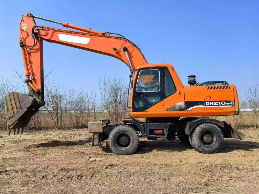 DOOSAN DX210-7W used excavator photo 1