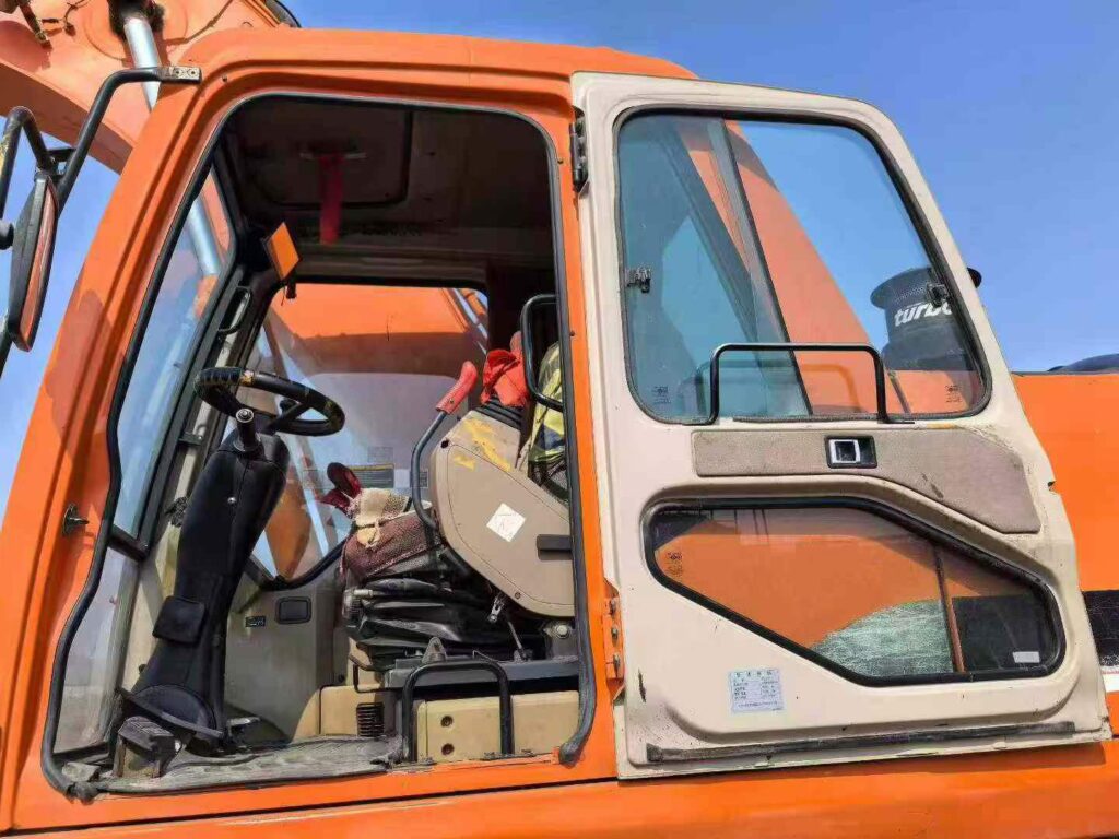 DOOSAN DX210-7W used excavator photo 9